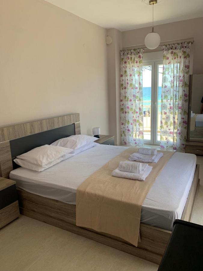 "Breeze" Front To The Sea - Hakidiki Villa Flogita Exterior photo